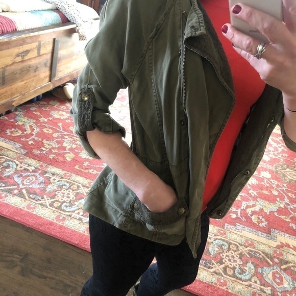 Women’s light weight utility jacket - Picture 9 of 11